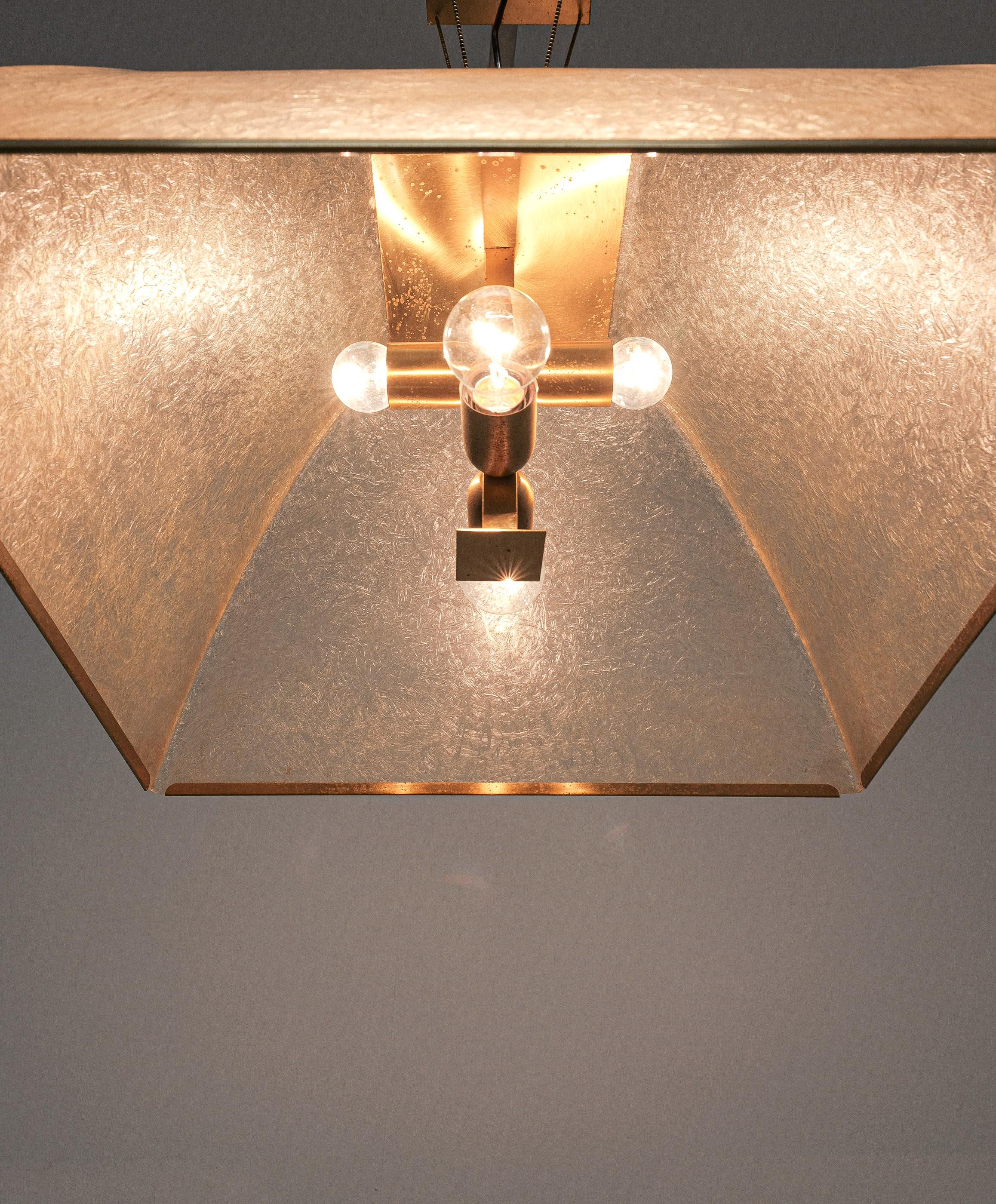 Mid-Century Modern Salvatore Gregorietti Chandelier in Fiberglass and Brass, circa 1970 For Sale