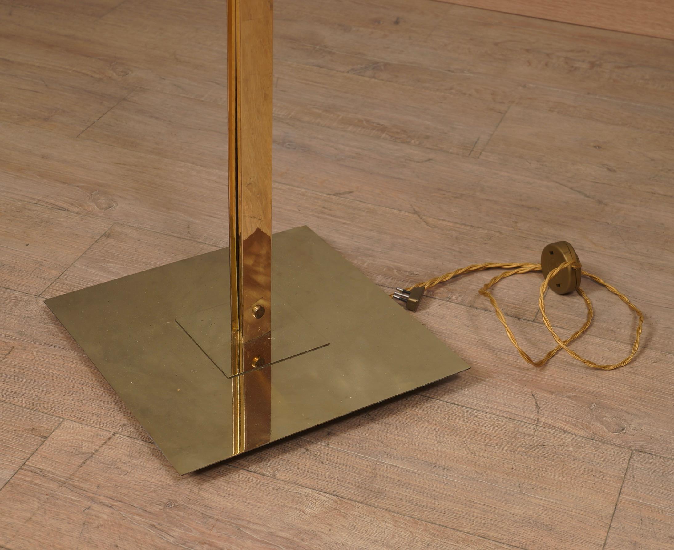 Mid-20th Century Salvatore Gregorietti For Lamperti  Brass and Fiberglass Floor Lamp, 1960 For Sale