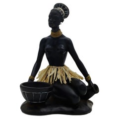 Salvatore Melani,  Sculpture représentant une femme africaine agenouillée, Italie, vers 1930