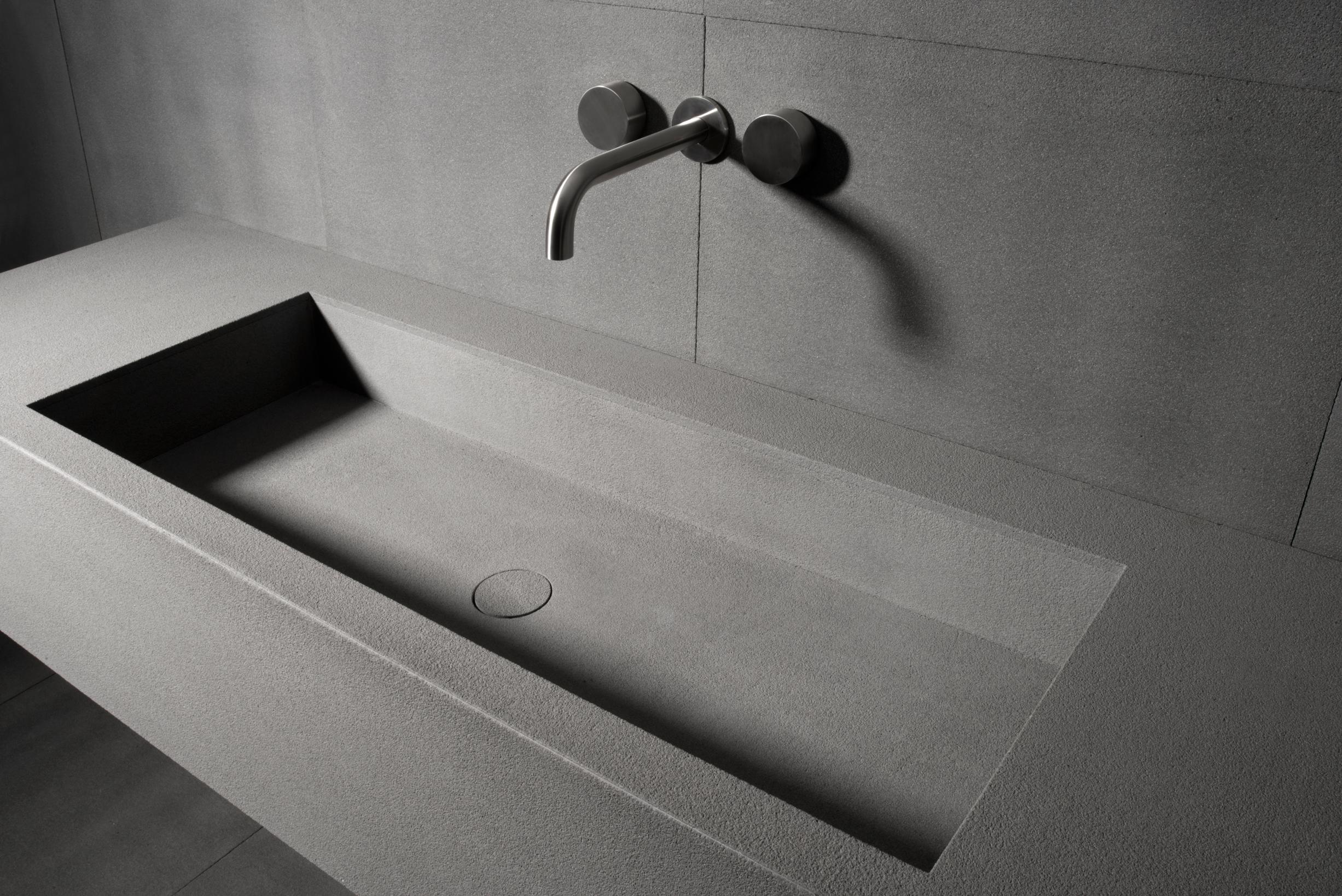 Contemporary Salvatori Stiletto 150 Wall-Mounted Basin & Sink For Sale