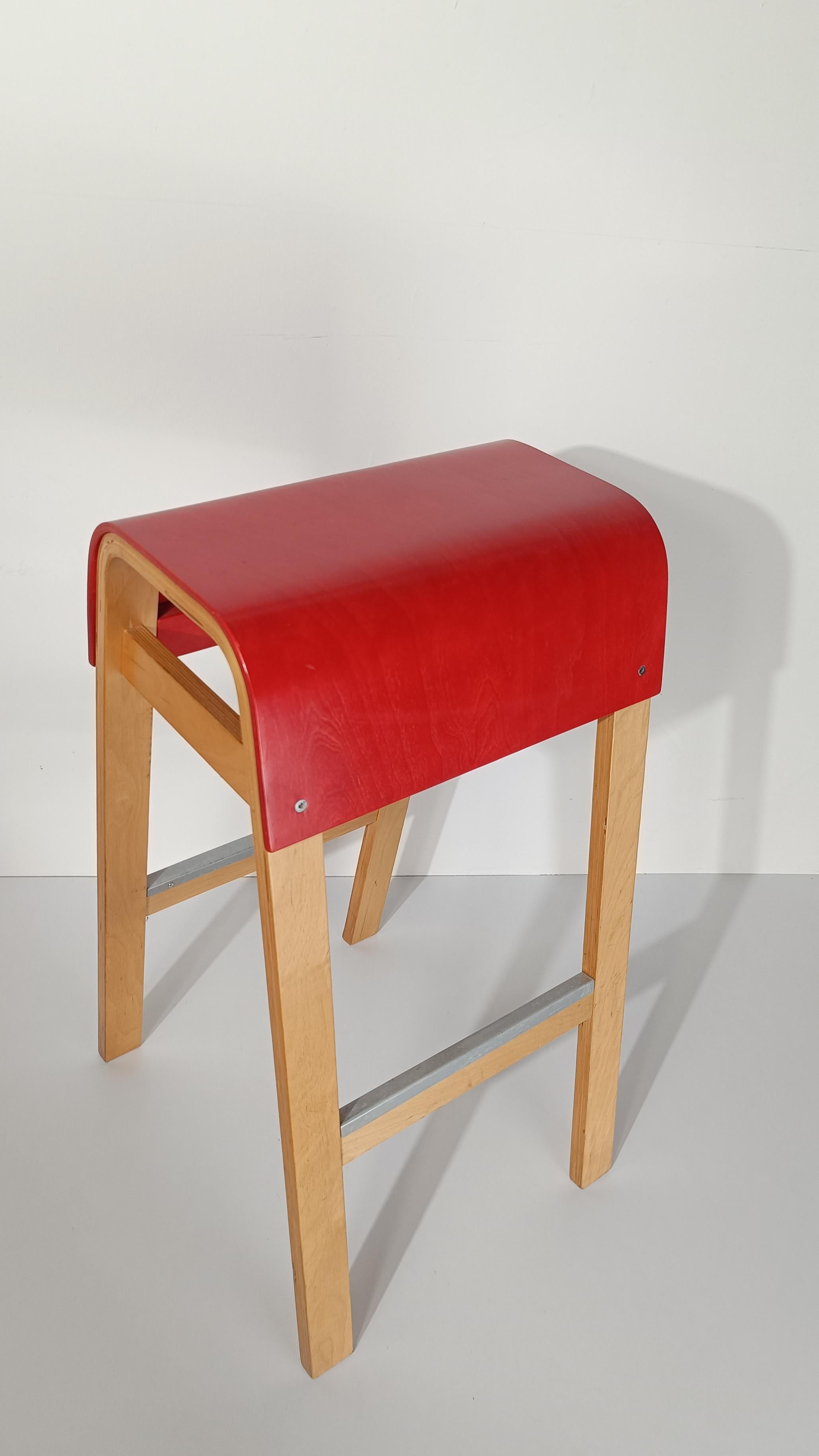 Suédois Tabourets de bar Salve par Ehlén Johanssonv pour IKEA en contreplaqué naturel et rouge, années 90 en vente
