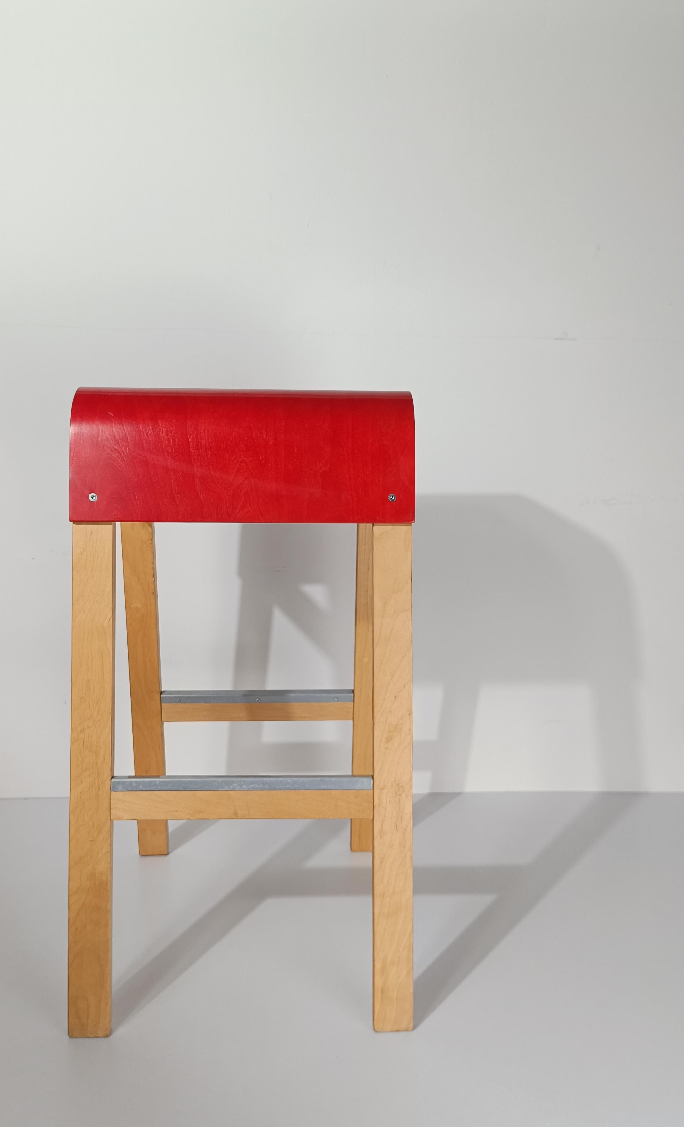 Fin du 20e siècle Tabourets de bar Salve par Ehlén Johanssonv pour IKEA en contreplaqué naturel et rouge, années 90 en vente