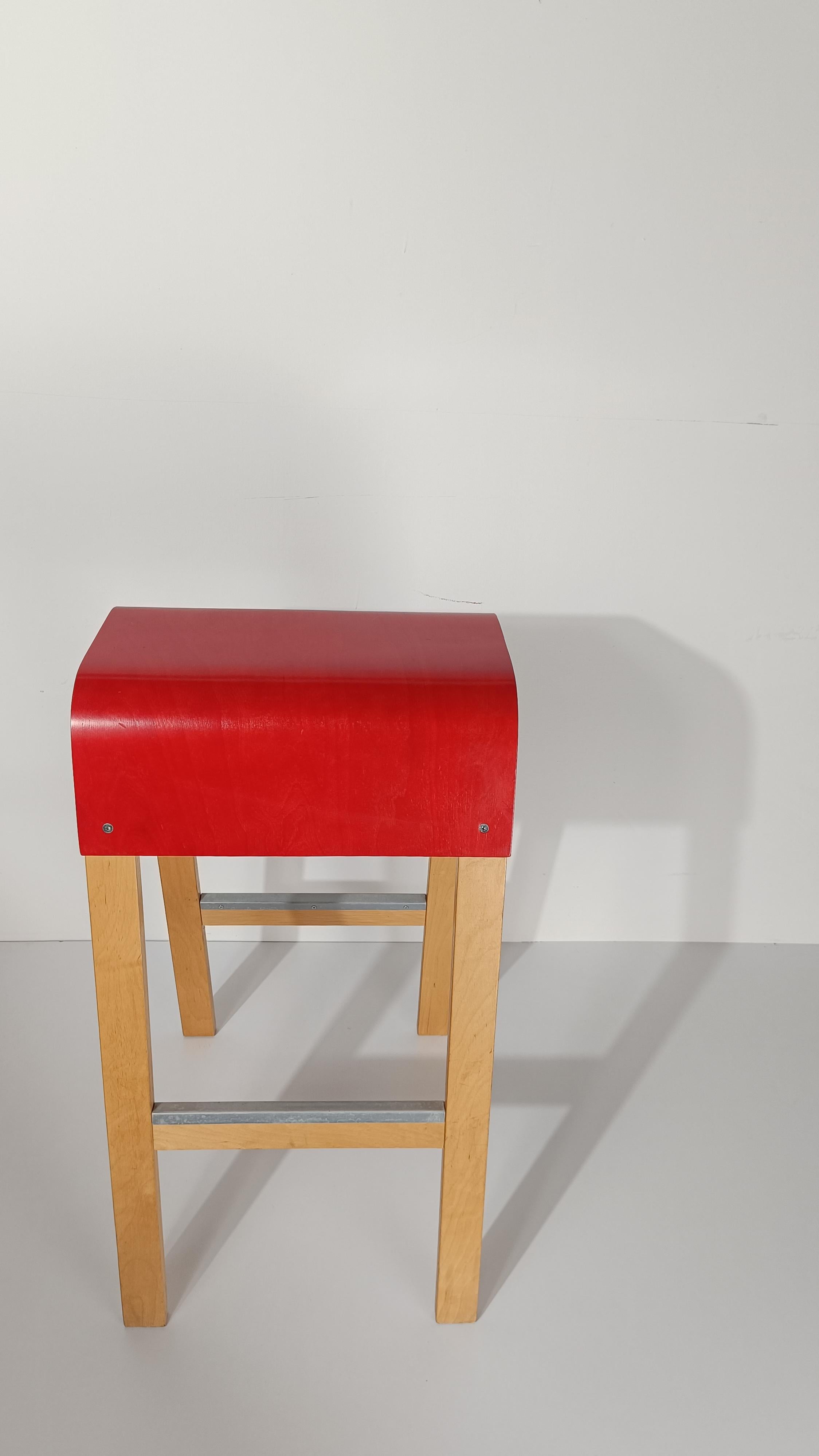 Contreplaqué Tabourets de bar Salve par Ehlén Johanssonv pour IKEA en contreplaqué naturel et rouge, années 90 en vente