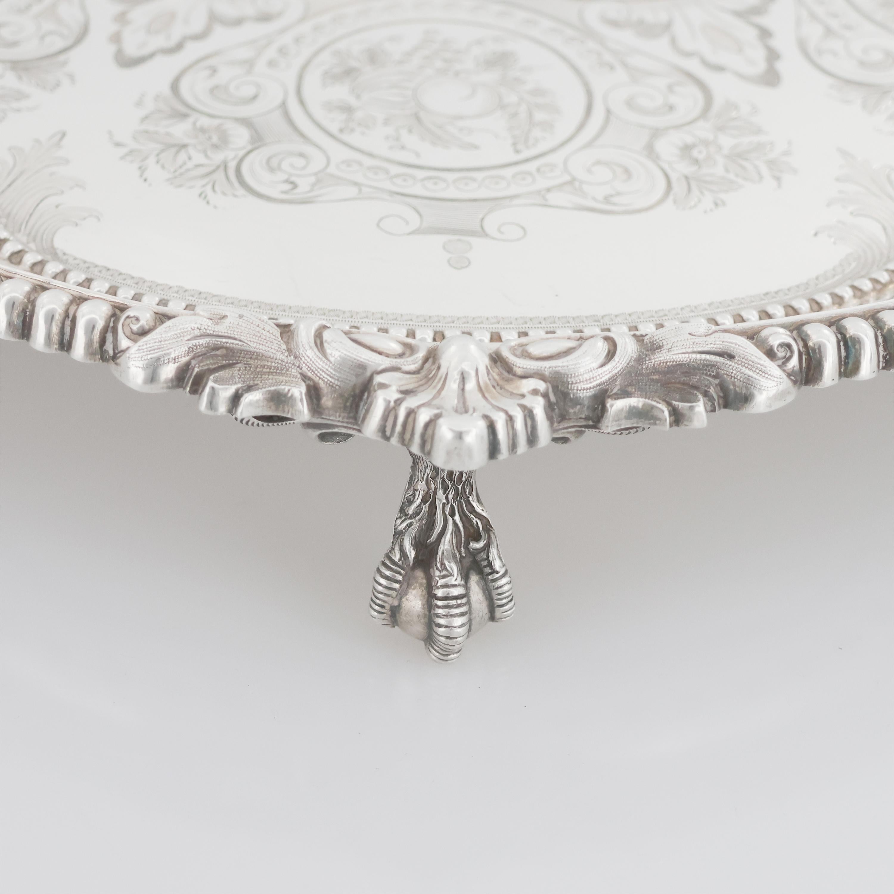 Salver in argento sterling Regina Vittoria, Martin, Hall & Co Ltd, Londra, 1888 In condizioni buone in vendita a Brescia, IT