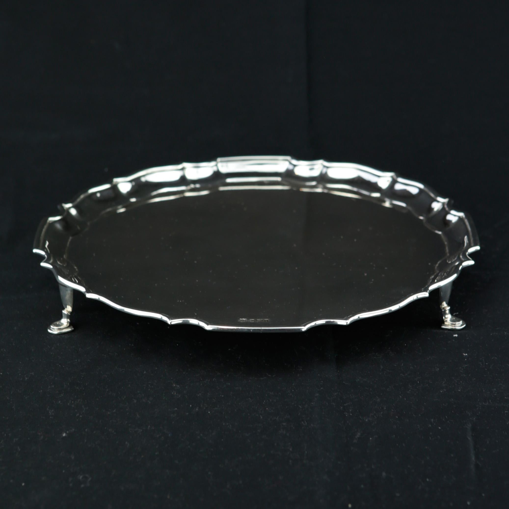 English Salver Tray 925/- Sterling Silver, Great Britain, Sheffield 1911, Hallmarked For Sale