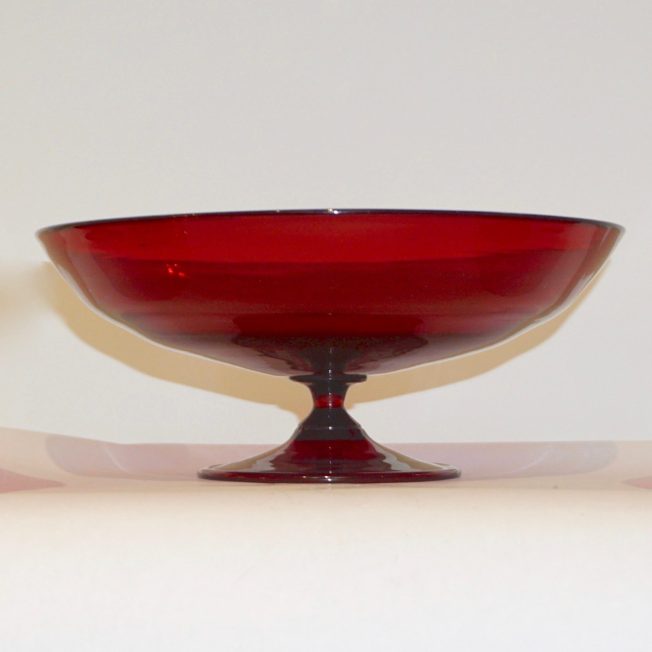 Salviati:: 1940er Jahre Italienisch Antik Rubinrot Murano Kunstglas Kompott Schüssel oder Schale (Moderne der Mitte des Jahrhunderts)