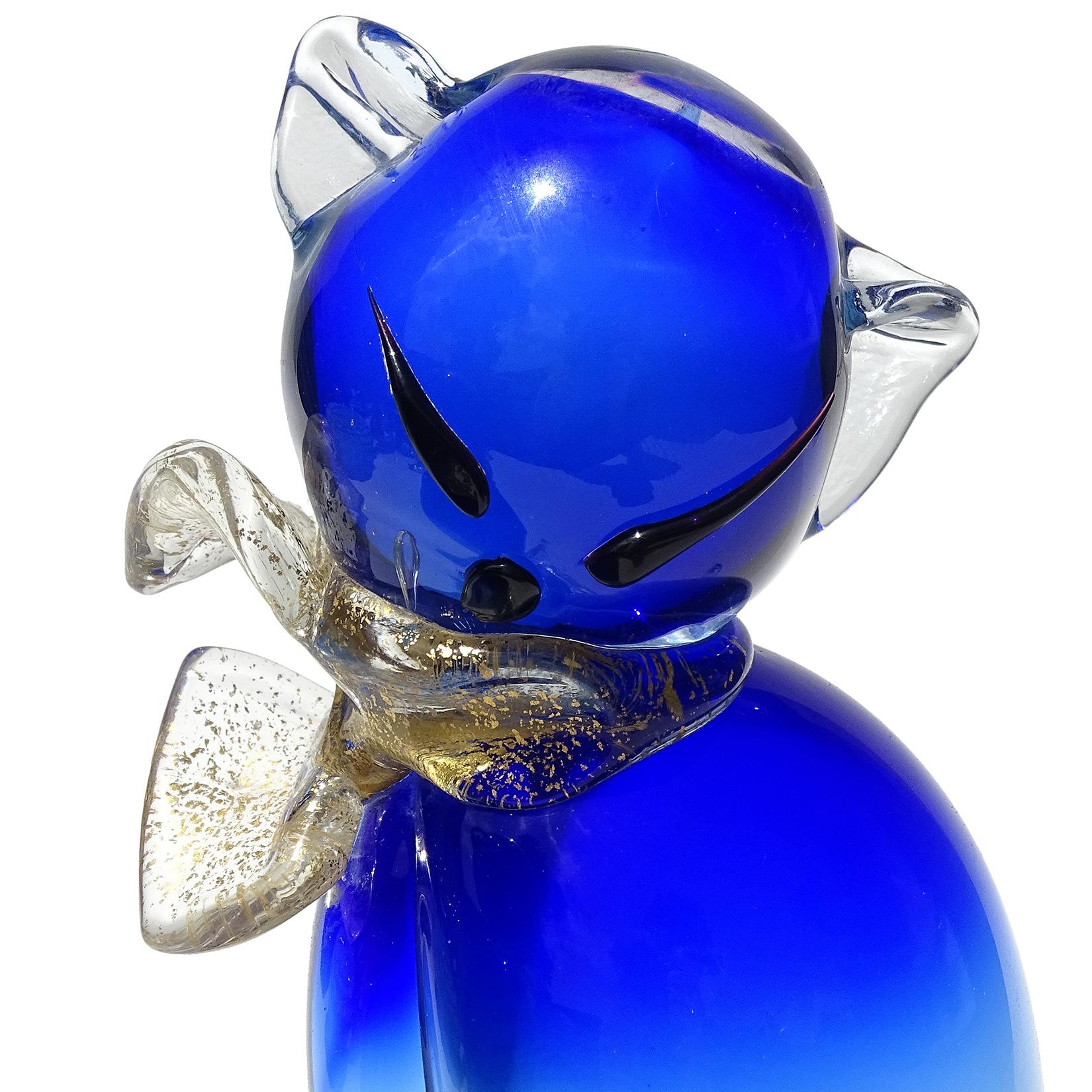 Beautiful and rare, large vintage Murano hand blown Sommerso cobalt to sky blue, gold flecks Italian art glass double kitty cats sculpture. Attributed to the Salviati company, by designer Alfredo Barbini, circa 1950s. The sculpture has an original
