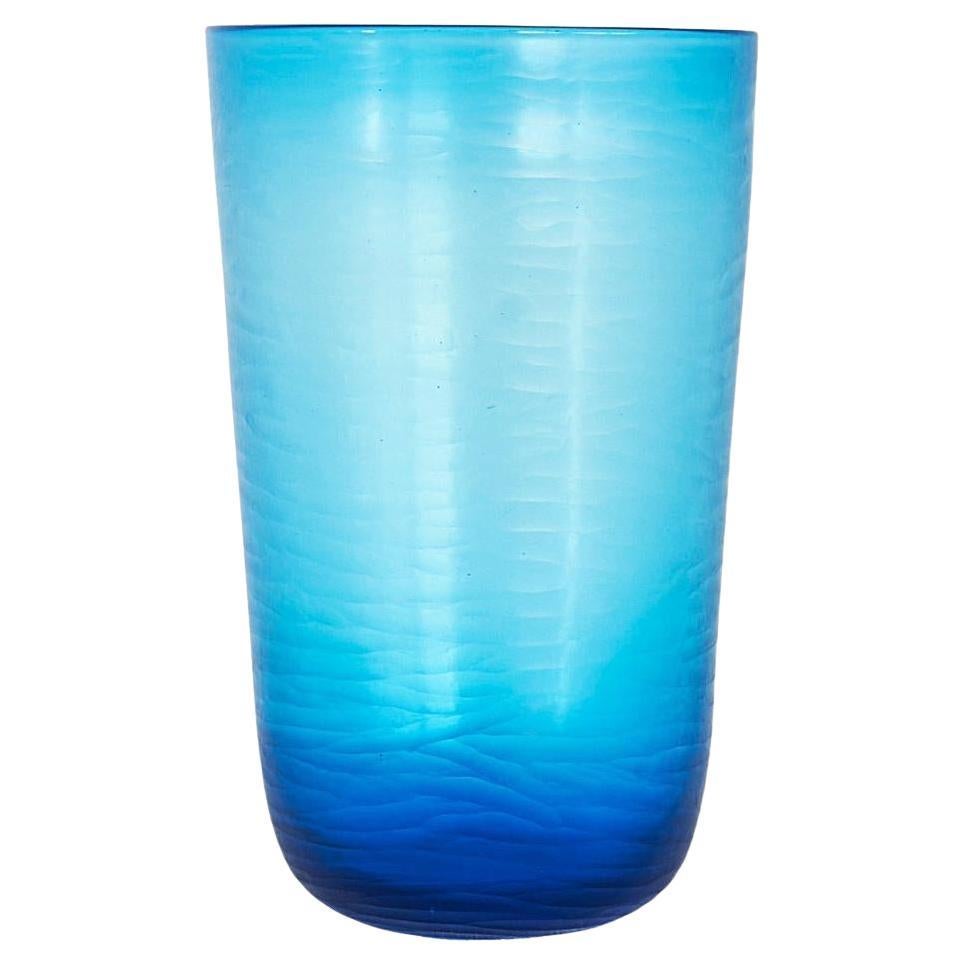 Vase en verre d'art de Murano bleu sculpté Salviati 'Battuto' 1960s