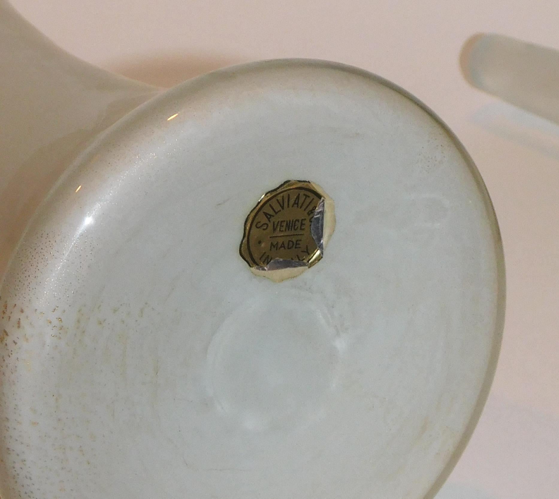 Italiano Bottiglia in vetro bianco tappato di Murano Salviati, circa anni '50 in vendita