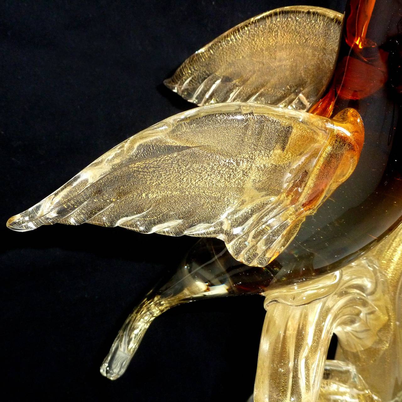 Salviati Murano Amber Sommerso Gold Flecks Italian Art Glass Bird Sculpture In Good Condition In Kissimmee, FL