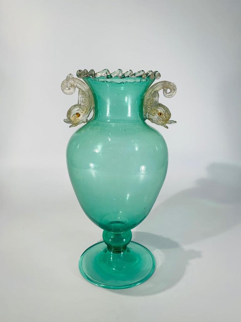 Große Vase aus grünem Murano-Glas mit Gold von Salviati, um 1930. (Italienisch) im Angebot