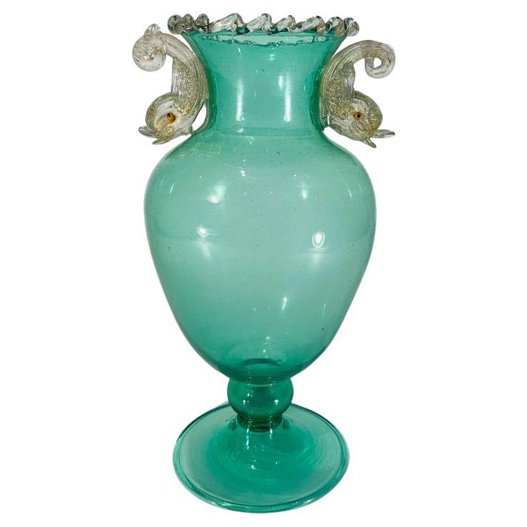 Große Vase aus grünem Murano-Glas mit Gold von Salviati, um 1930. im Angebot