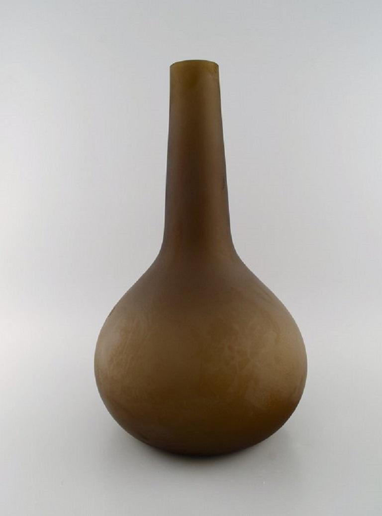 Salviati, Murano. Grand vase en forme de goutte en verre d'art soufflé à la bouche. 
Design italien. Début du XXIe siècle.
Mesures : 44 x 30 cm.
Elle est en excellent état.
Autocollant.
