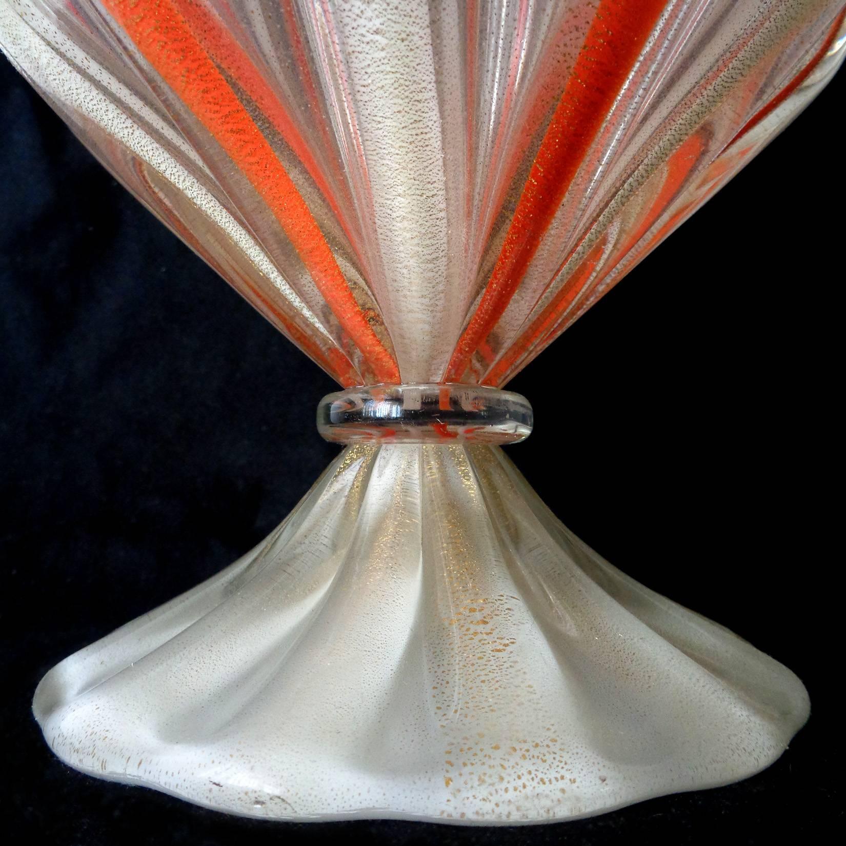 Carafe Genie des années 1950 en verre d'art italien de Murano de Salviati, orange, blanc et mouchetures d'or Bon état - En vente à Kissimmee, FL