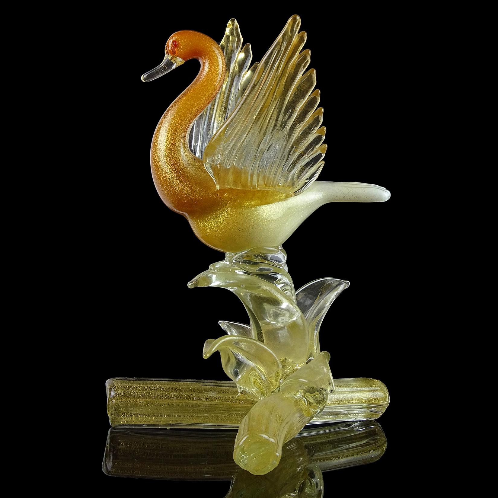 Schöne und große, Vintage Murano mundgeblasen reich orange über weiß, und Goldflecken italienische Kunst Glas Vogel Skulptur. Die Zahl ist für die Firma Salviati dokumentiert. Der Vogel trägt noch das originale Label 