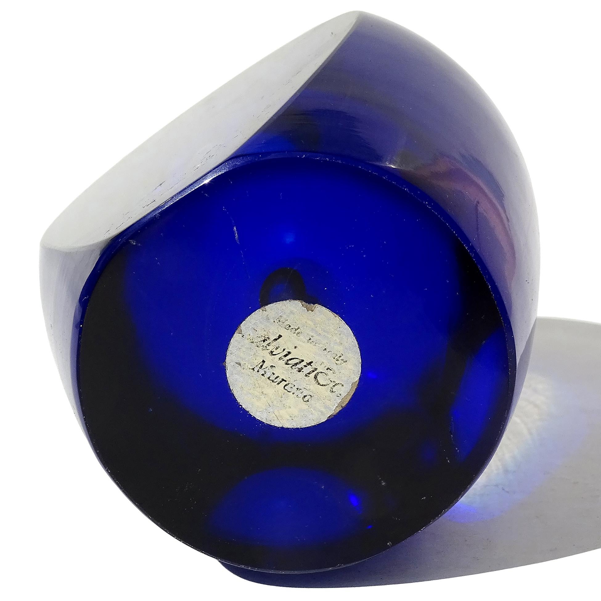 20ième siècle Murano Glass Sommerso bleu cobalt Presse-papier en verre d'art italien Figure de hibou en vente