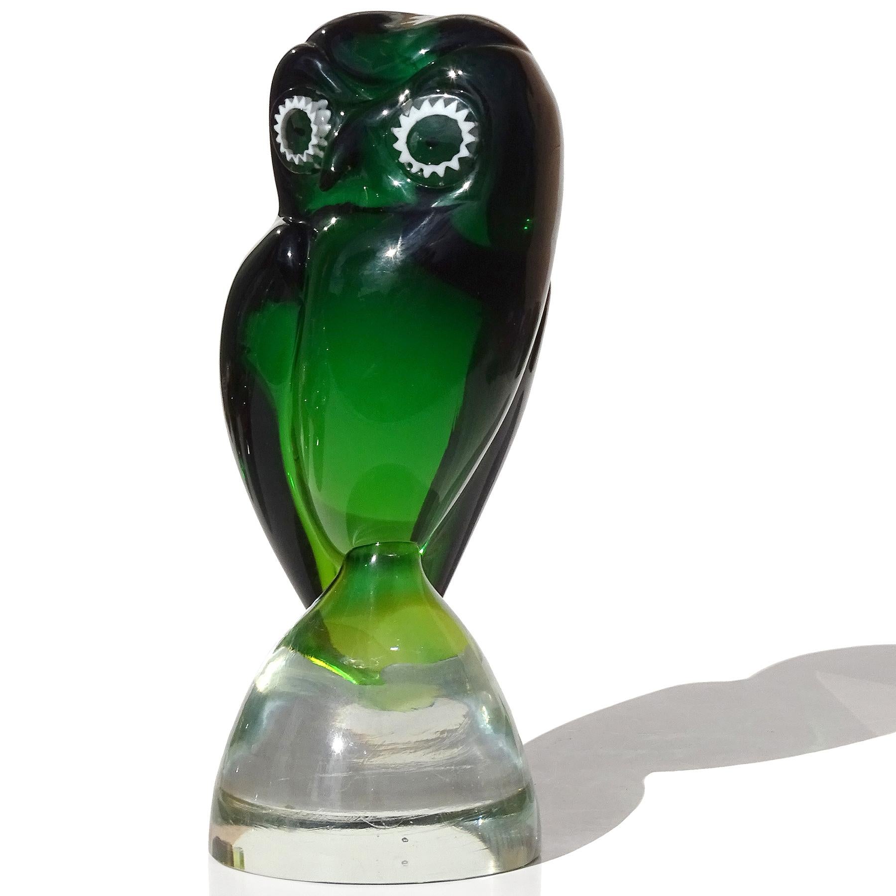 Beautiful vintage Murano hand blown Sommerso dark to lighter emerald green Italian art glass owl bird figure, sculpture. Documented to the Salviati Company. Have owned several with labels and signatures before. The owl has white on clear murrines