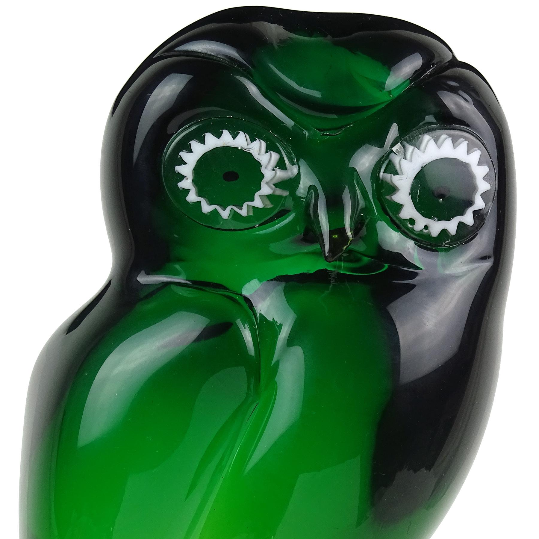 Mid-Century Modern Salviati Murano Sommerso Emerald Green Italian Art Glass Owl Figure Sculpture For Sale