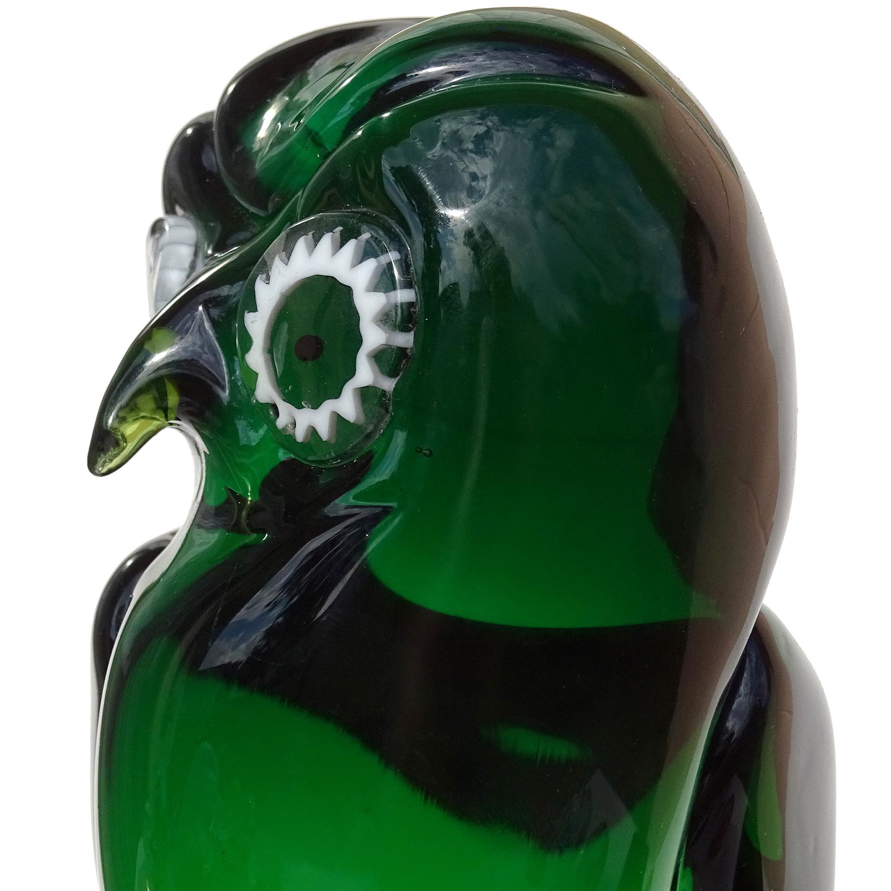 Hand-Crafted Salviati Murano Sommerso Emerald Green Italian Art Glass Owl Figure Sculpture For Sale