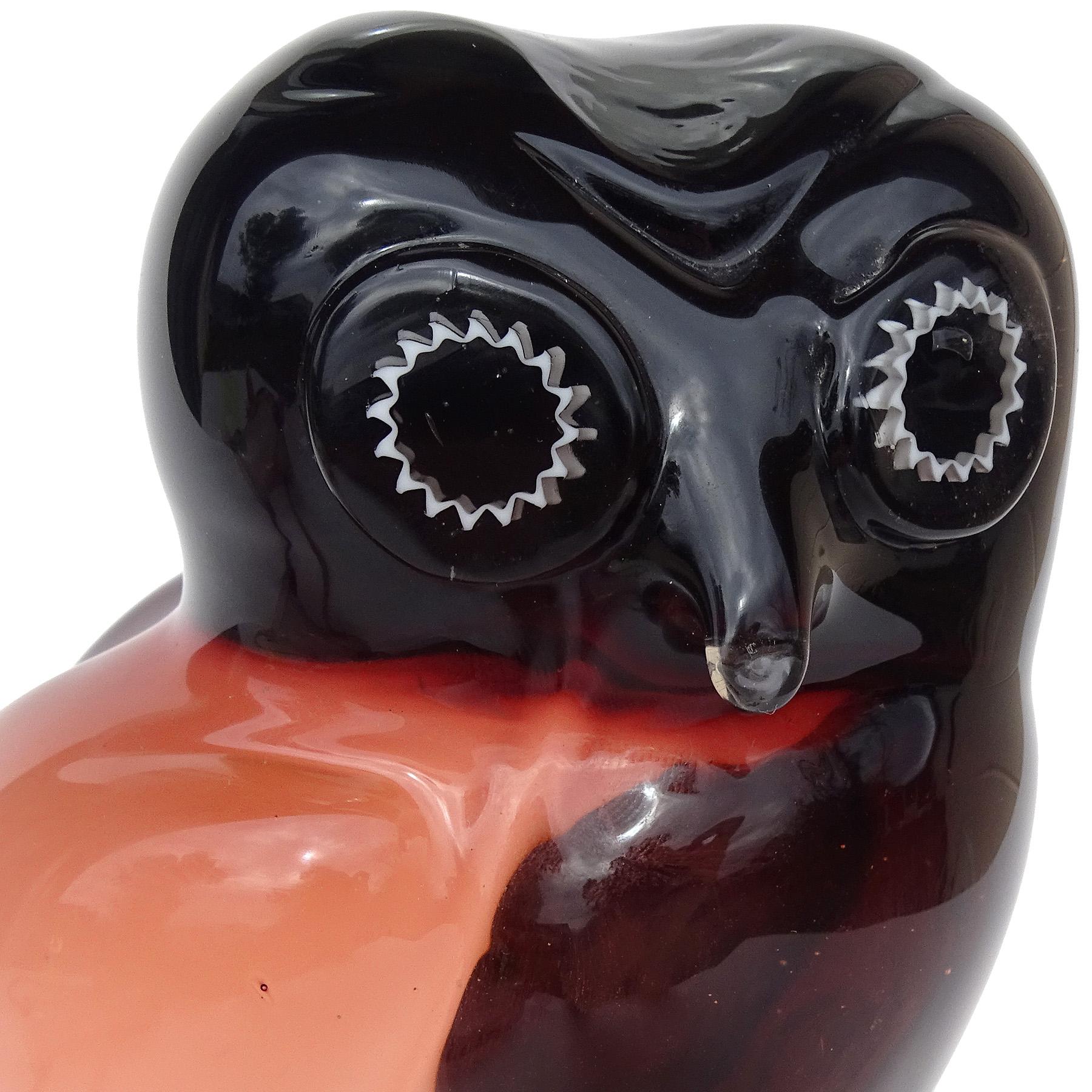 Beautiful vintage murano hand blown sommerso technique Italian art glass owl sculpture. Documented to the Salviati Company, and signed 