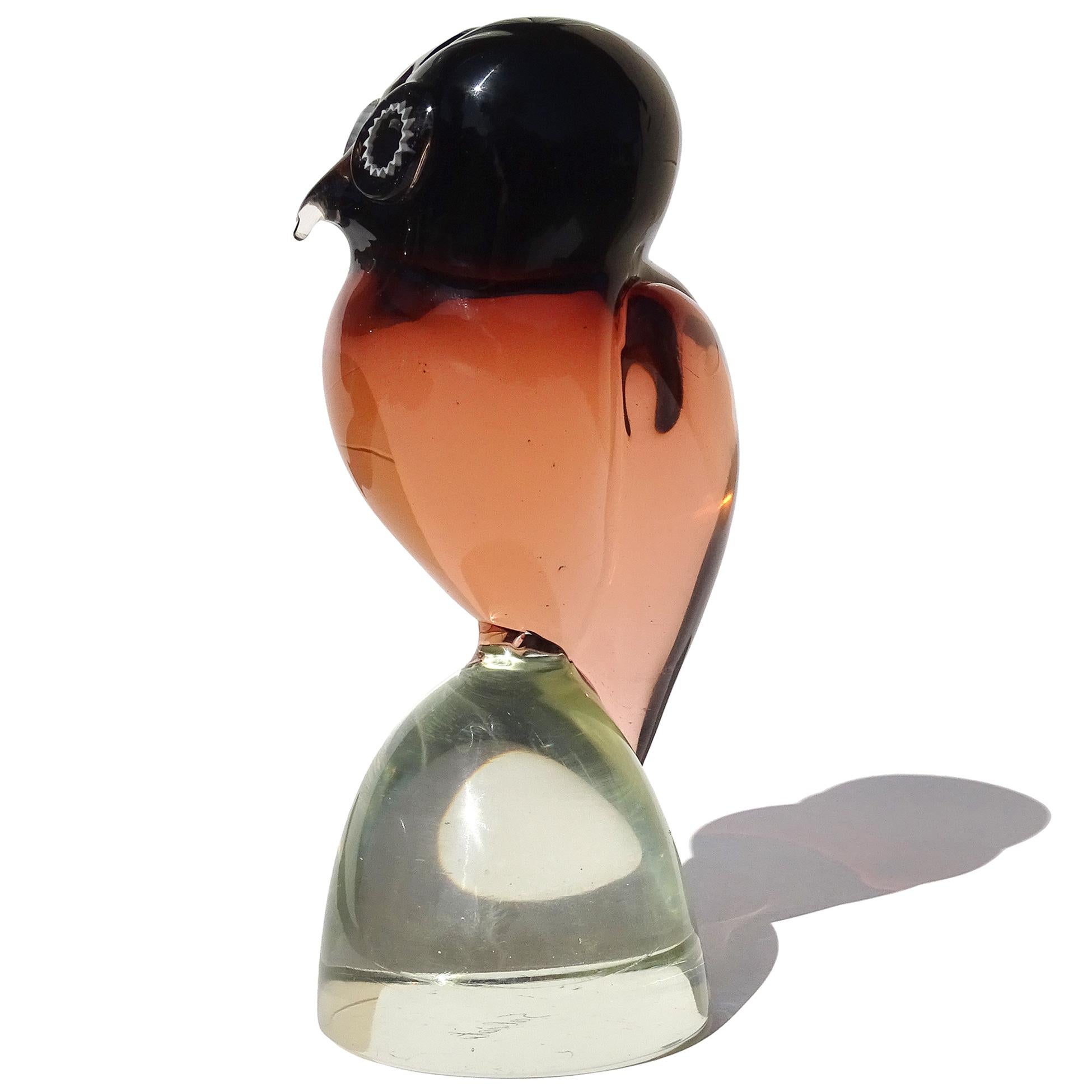 Mid-Century moderno Salviati Murano Sommerso Merlot Red Peach Scultura in vetro artistico italiano Gufo Uccello in vendita