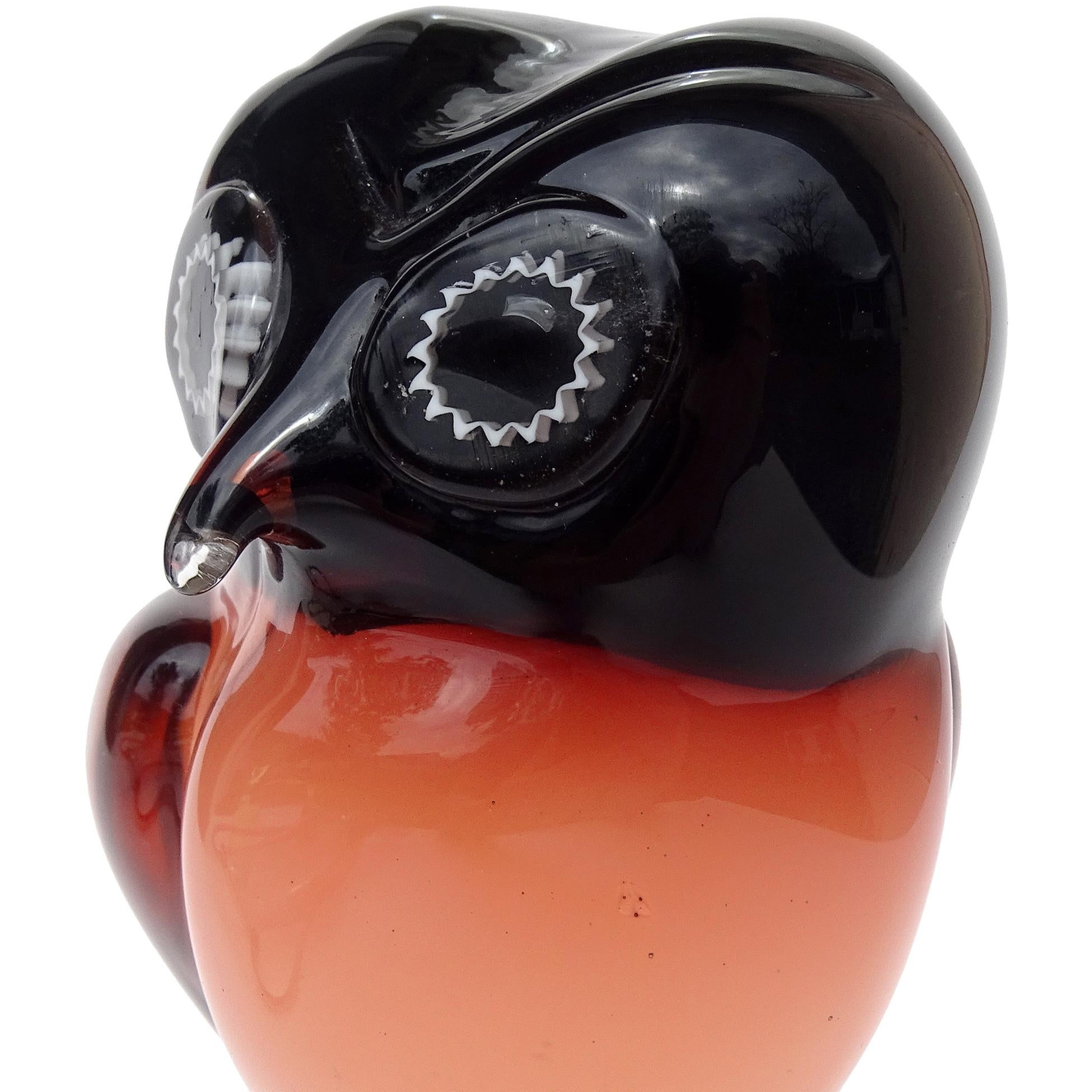Italiano Salviati Murano Sommerso Merlot Red Peach Scultura in vetro artistico italiano Gufo Uccello in vendita