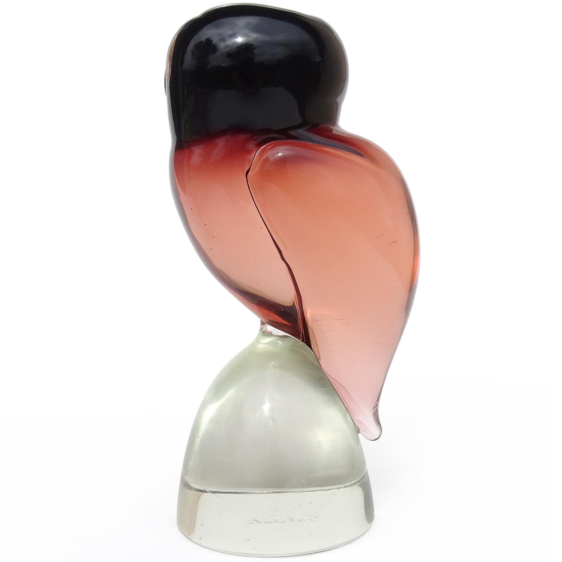 XX secolo Salviati Murano Sommerso Merlot Red Peach Scultura in vetro artistico italiano Gufo Uccello in vendita