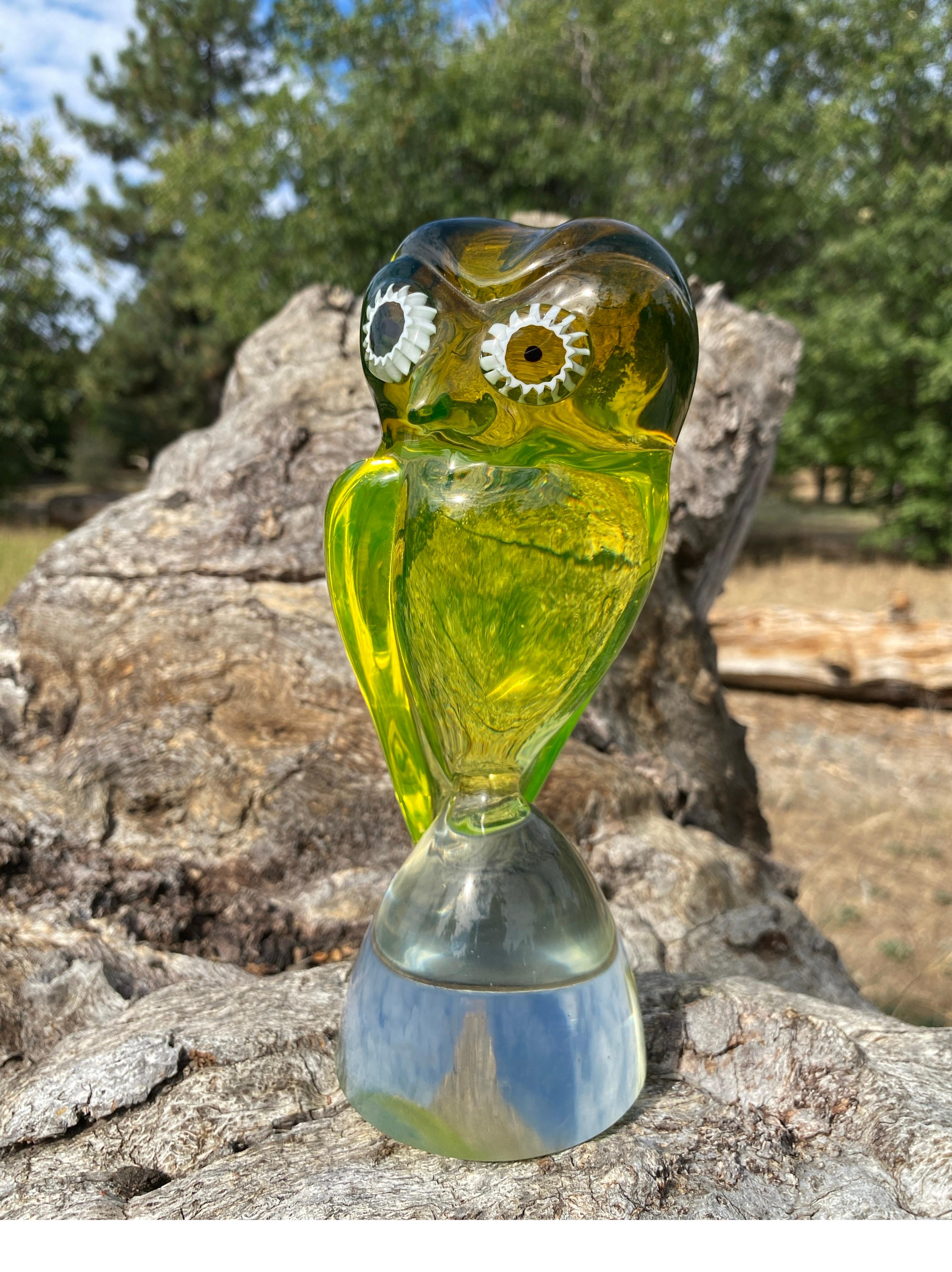 Mid-Century Modern Salviati Murano Sommerso Uranium Glass Perched Hoot Owl Sculpture