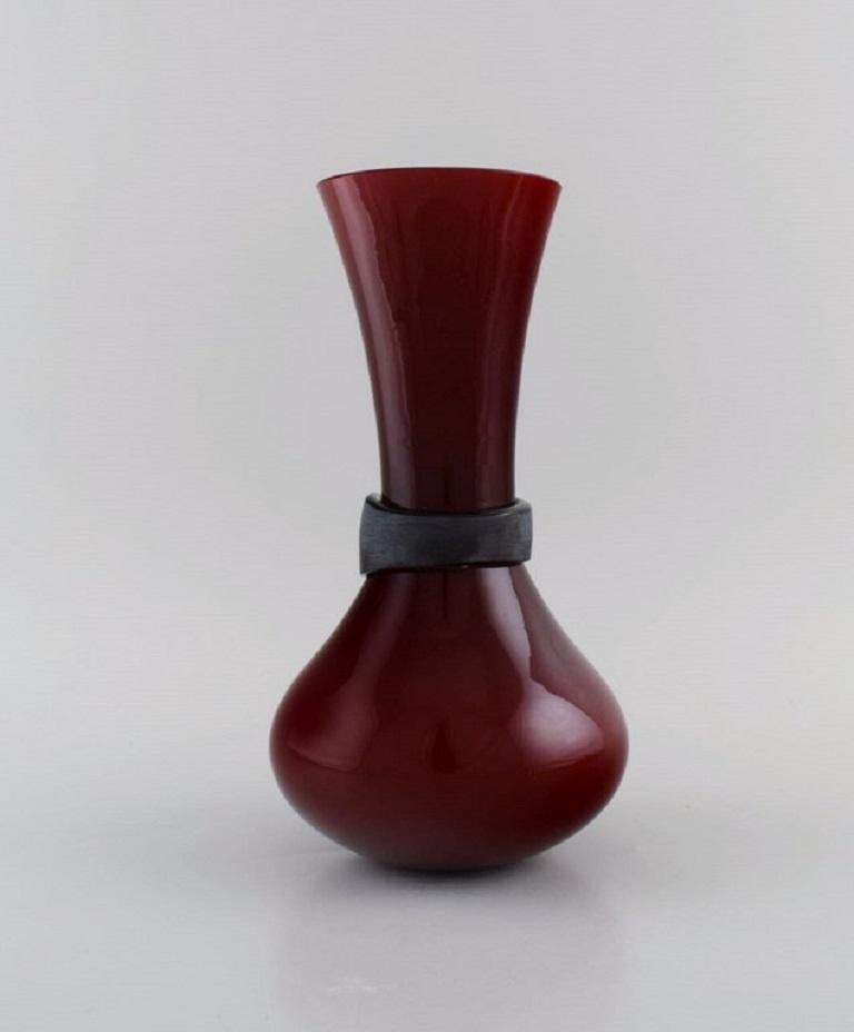 Salviati, Murano. Vase in Red Mouth Blown Art Glass with Matt Black Ribbon In Excellent Condition In Copenhagen, DK
