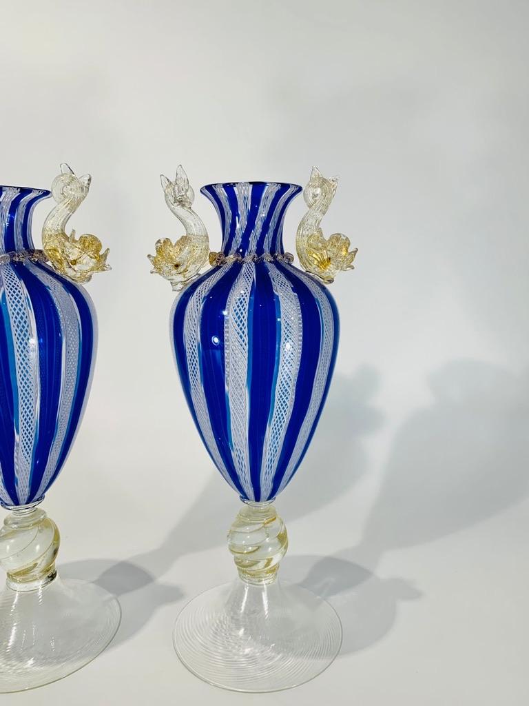 Salviati Murano vase pair of vases circa 1950 with applied dolphins in gold. In Good Condition For Sale In Rio De Janeiro, RJ