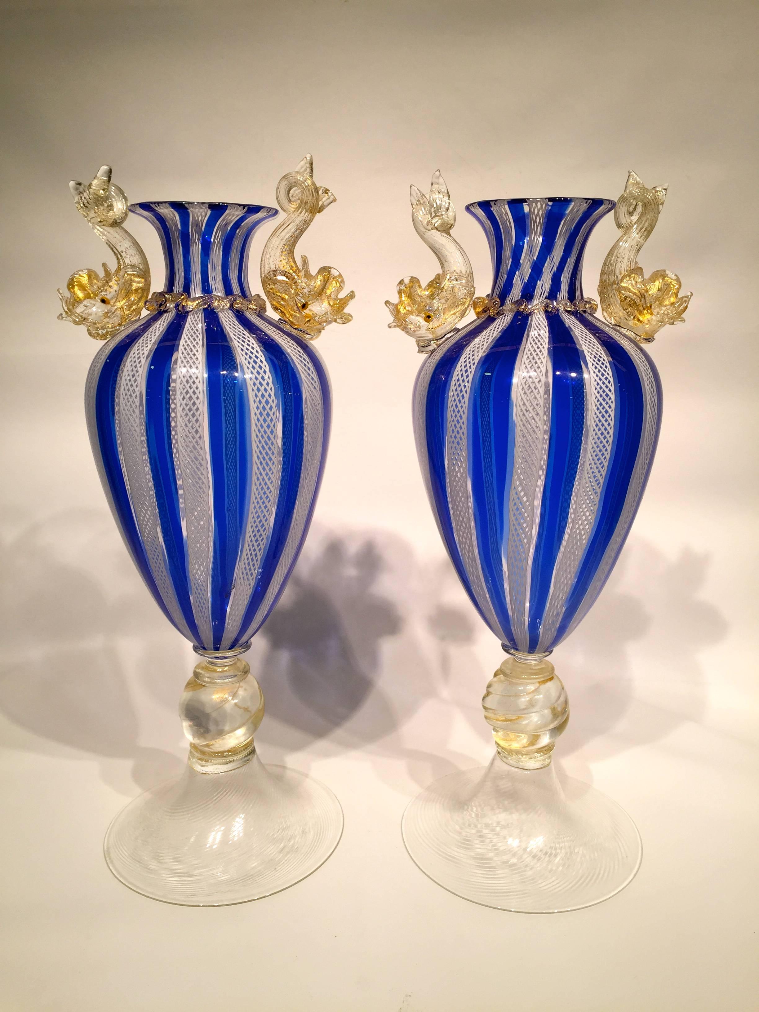 SALVIATI Pair of Murano Glass Dolphins Blue and White Vases, circa 1940 In Excellent Condition For Sale In Rio de Janeiro, RJ
