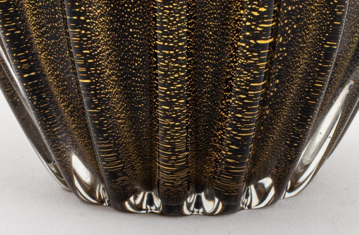 Jarrón de cristal flameado dorado y bronce estilo Salviati en Bueno estado para la venta en New York, NY