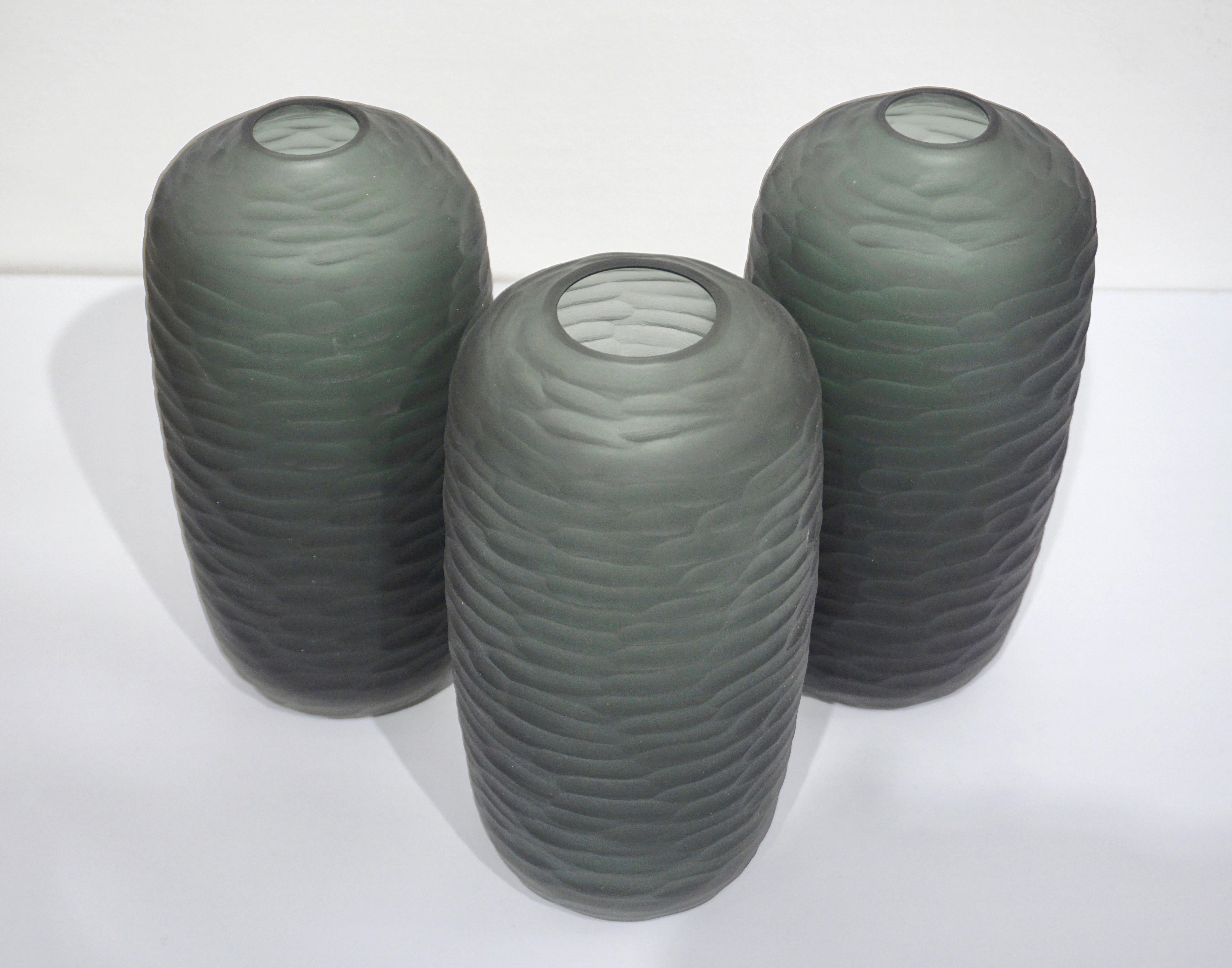 Salviati Vintage Italian Minimalist Smoked Gray Textured Murano Art Glass Vase For Sale 8