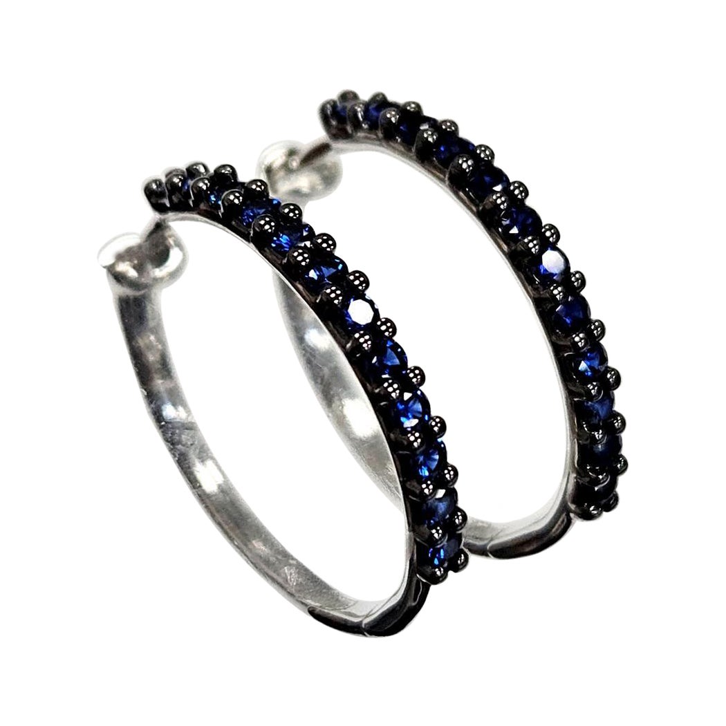Salvini 18 Karat White Gold Sapphire Hoop Earrings, Made in Italy en venta