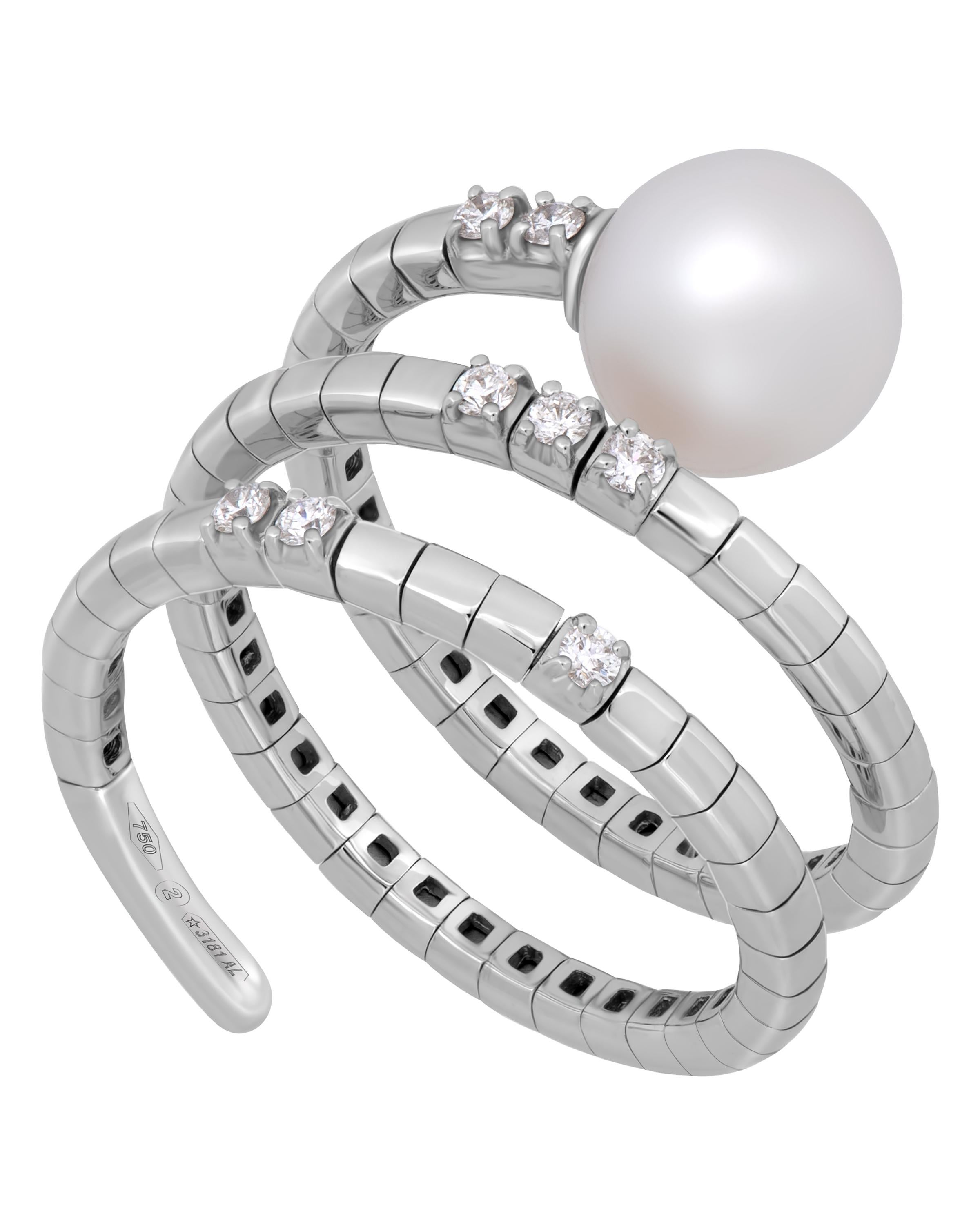 This distinctive Salvini 18K white gold Wrap ring features an 8mm pearl in perfect harmony with 0ct. tw. accent diamonds on a flexible band. Diamond clarity: VS/SI. Diamond color: G-H. The ring size is 7 (54.4). The decoration size is 8mm. The