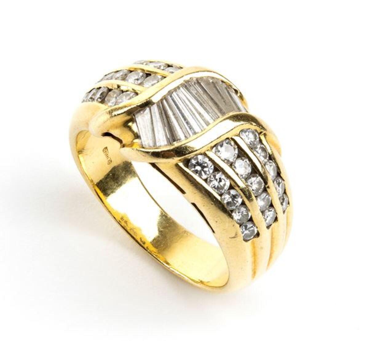 Women's SALVINI: 18k gold ring with diamonds  For Sale