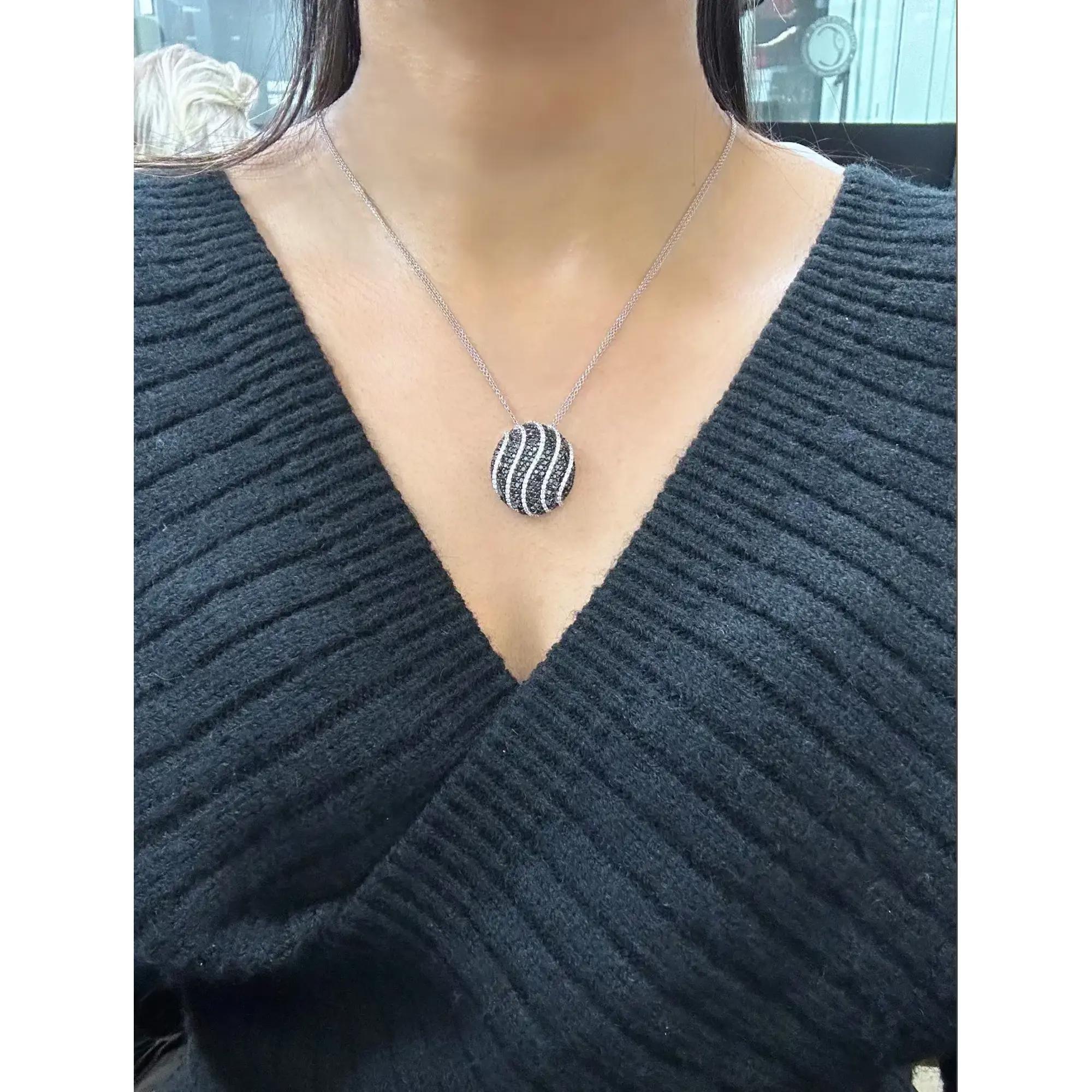 Women's Salvini Black and White Diamond Round Pendant Necklace 18K White Gold 5.82Ctw For Sale