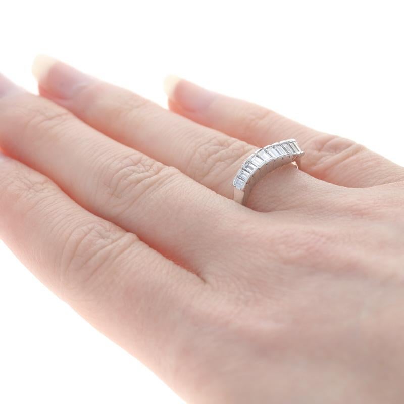 Salvini Diamond Wave Band - Or blanc 18k .73ctw Curved Wedding Ring Excellent état - En vente à Greensboro, NC