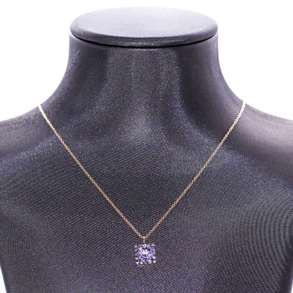 Italian design necklace with Diamonds and Amethyst for woman  16x Brilliant cut Diamonds with a total weight of 0.10ct  1x 8mm Amethyst in square cut  White Gold rhodium plated in black and 18kt Yellow Gold  4,73 grams.  4.73 grams. Carabiner clasp 