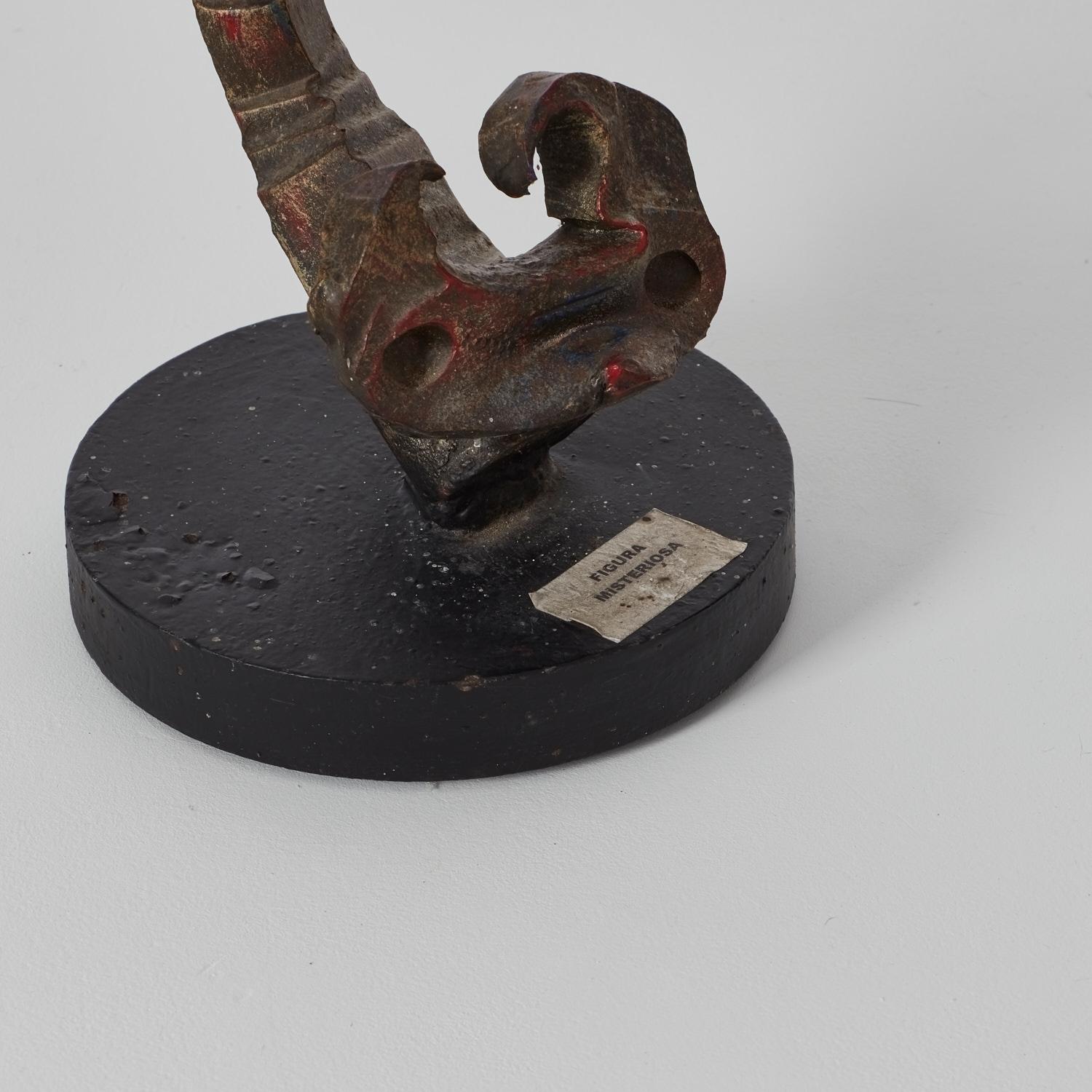 Ferro battuto Salvino Marsura Figura Misteriosa scultura di Treviso, anni 2000 in vendita