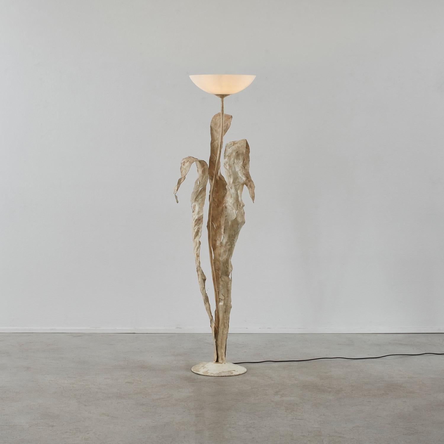 Italiano Salvino Marsura Fiore floor lamp from Treviso Italy, 2000s in vendita