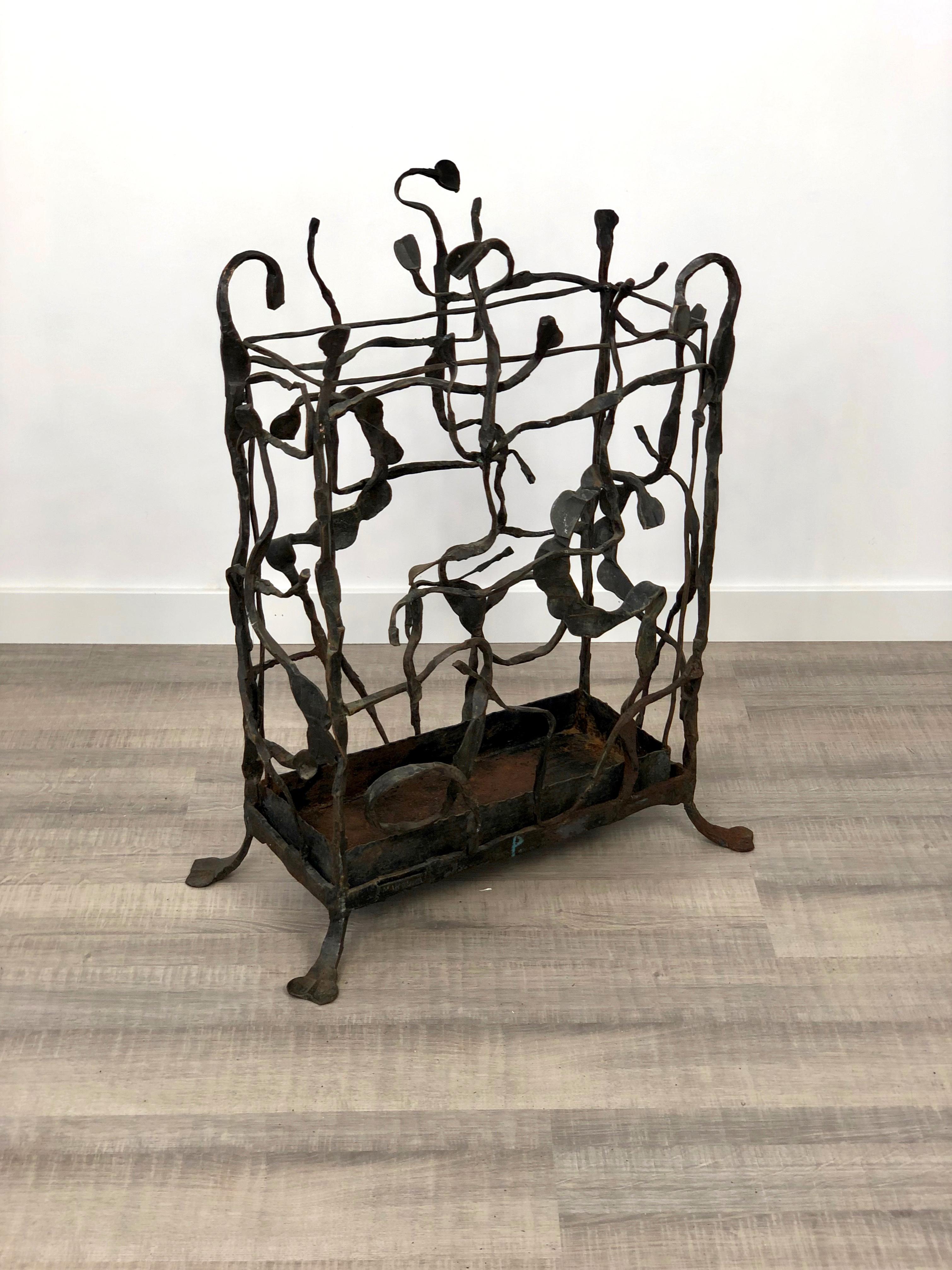 Brutalist style umbrella stand and sculpture in wrought iron, handmade by the Italian artist Salvino Marsura - circa 1960.