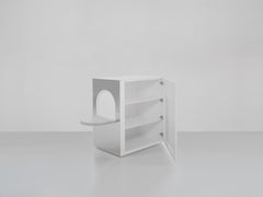 Série « bêtes » de Sam Chermayeff miroir buffet contemporain blanc à assise en acier
