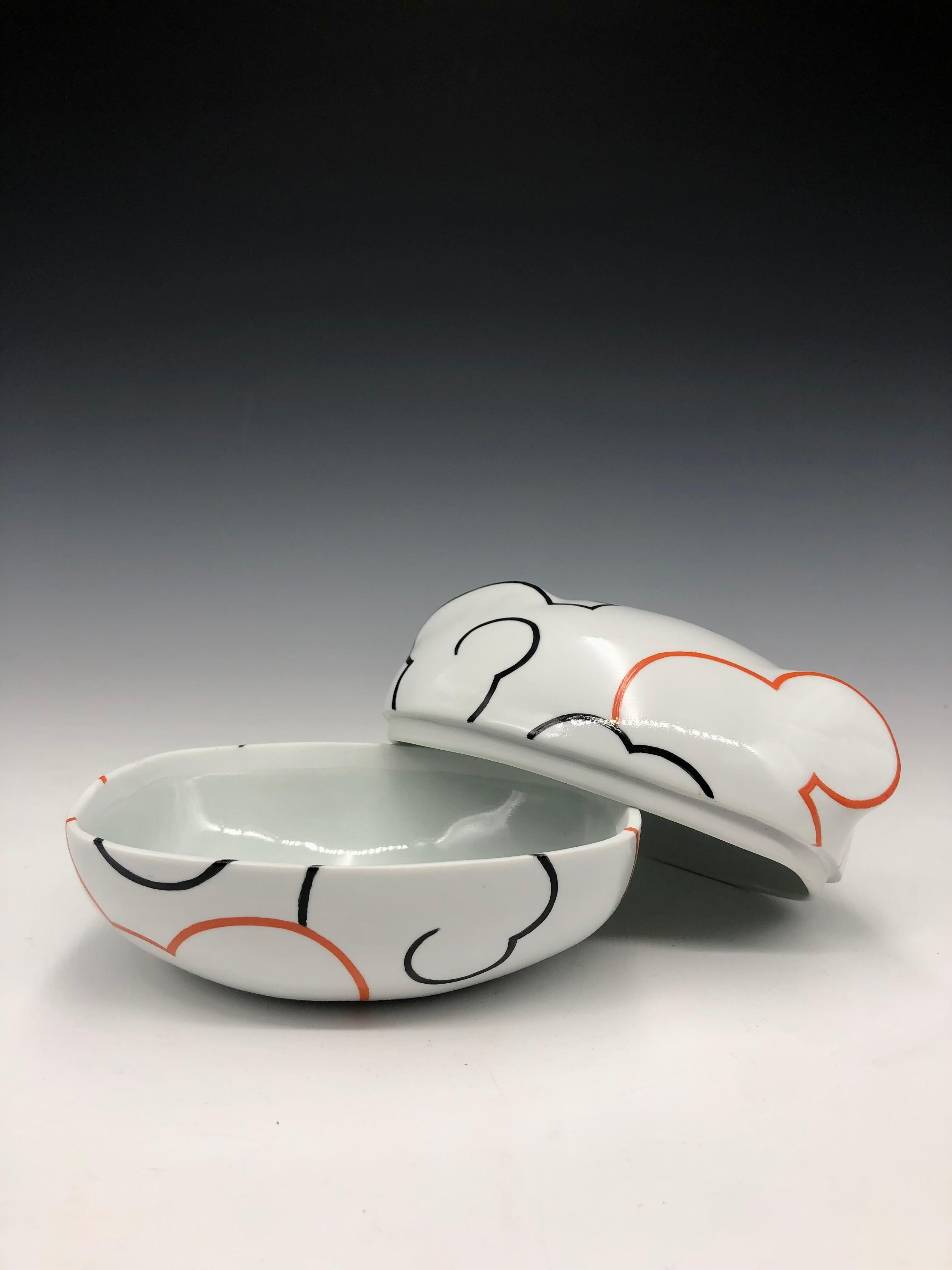 Boîte à nuages en céramique - Boîte en porcelaine blanche avec détails noirs et orange en vente 5