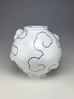 Scultura funzionale in porcellana, coreano-americano, vaso Cloud Moon, Sam Chung, 2025