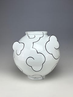 Tarro Luna Nublada, Sam Chung, 2025, Porcelana, Pintura sobrevidriada, Vasija, Funcional