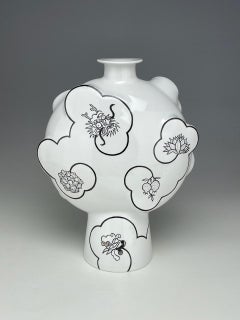 Mythos Flask, Sam Chung, 2025, Porcelain, Overglaze Paint, Vessel, Functional