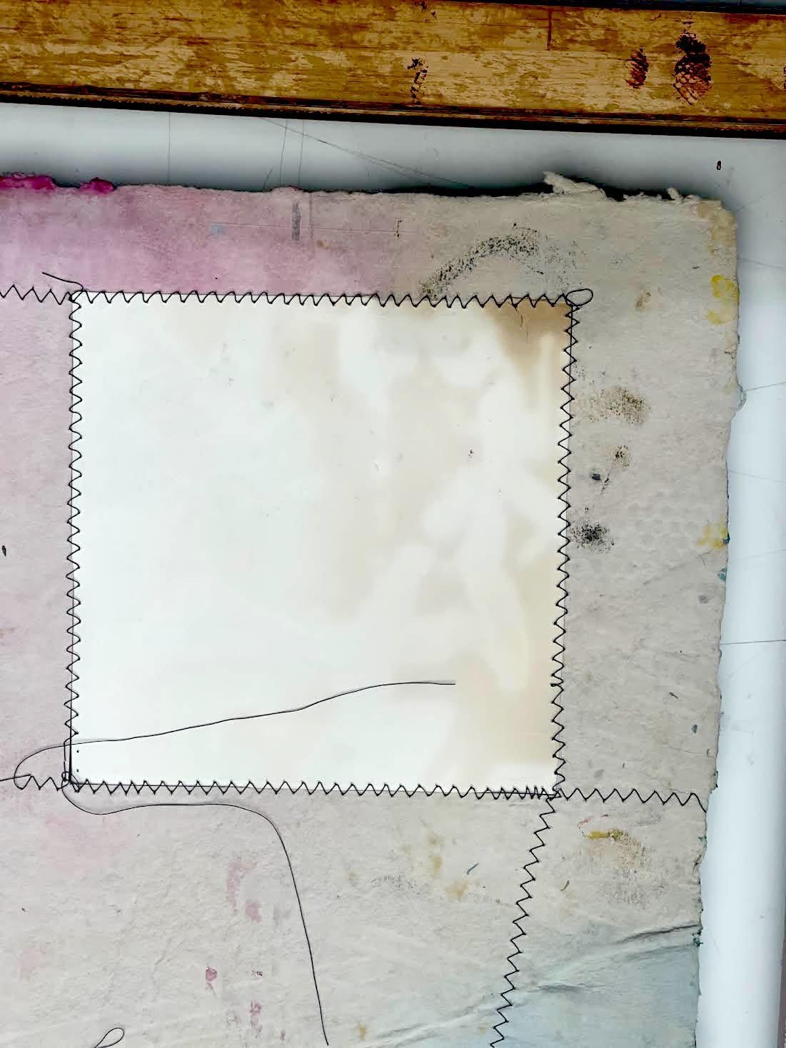 Cuatro, monoimpression avec collage sérigraphié acrylique, coutures et gaufrage signé en vente 5
