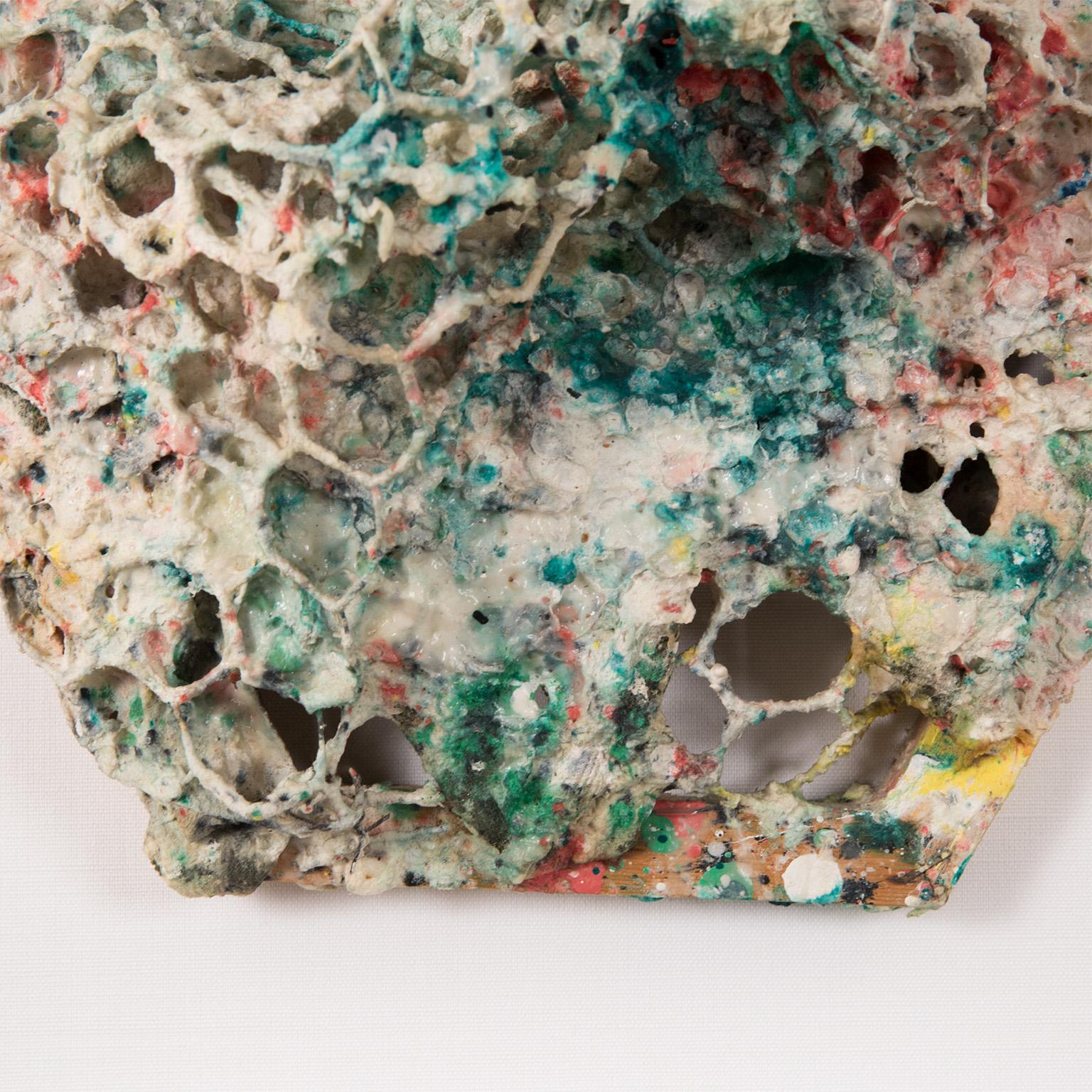 Hexágono de confeti - Abstract Sculpture Gris de Sam Gilliam