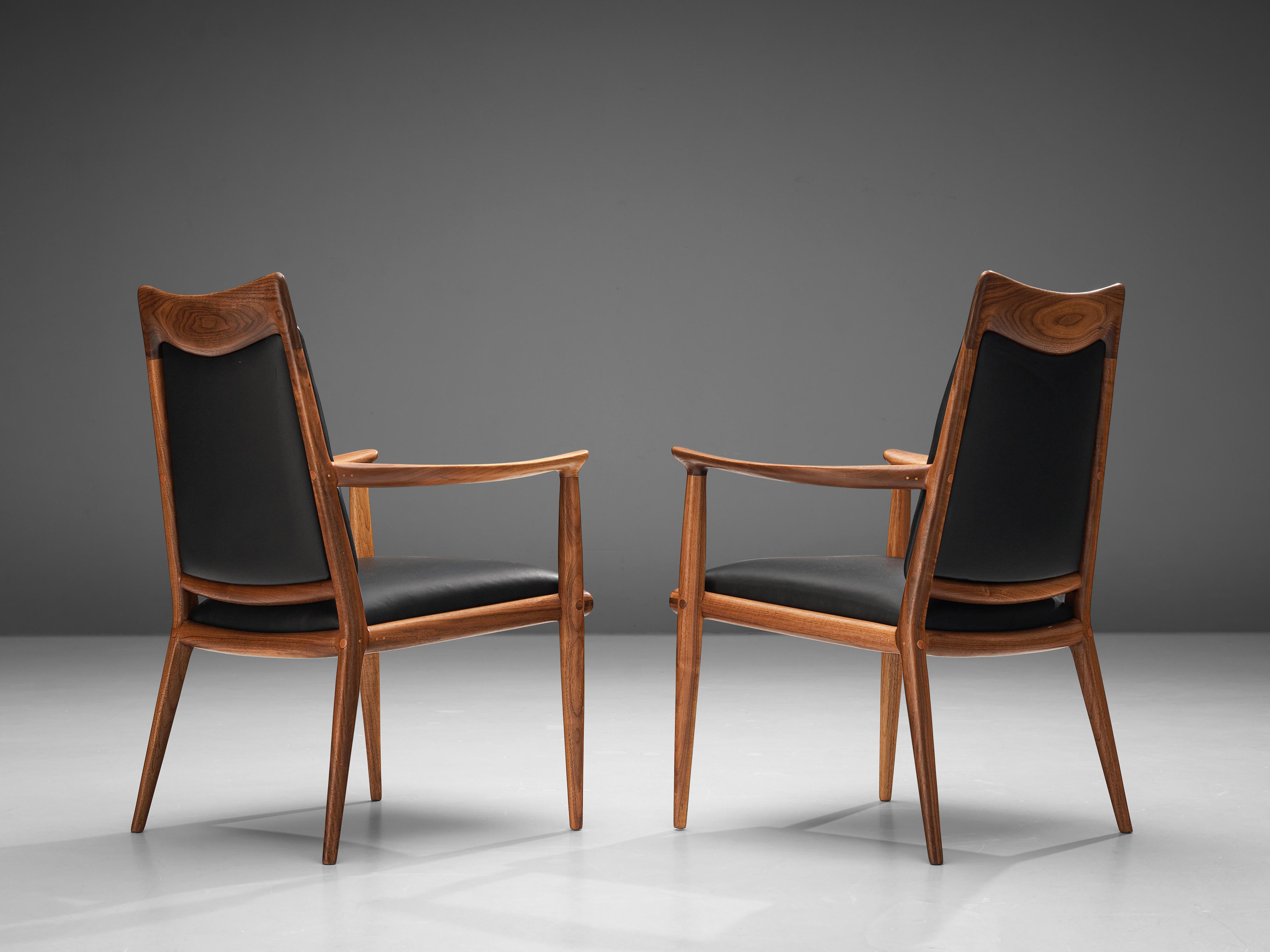 Sam Maloof Handcrafted Armchairs in Walnut and Black Leather In Good Condition In Waalwijk, NL